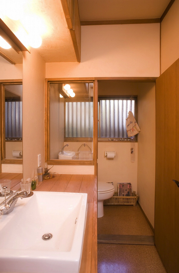 リフォーム・リノベーションの事例｜洗面室　造作　赤松