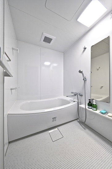白で統一された浴室｜神奈川県横浜市マンションリフォーム・リノベーション事例
