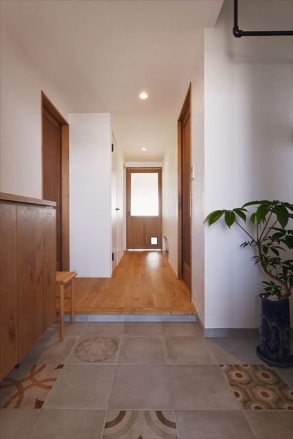 ドアを開けた瞬間 住む人のセンスを語る 玄関の床 ブログ リフォーム リノベーション 新築ならスタイル工房